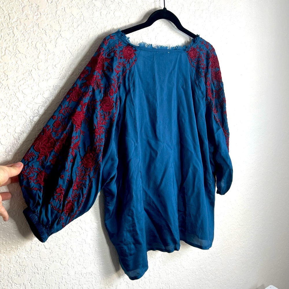 EMBROIDERED PEASANT TOP